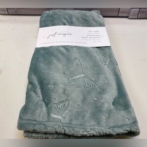 Baby collection ❤️ Extra Snuggly Butterfly Embossed Baby Blanket  NWT